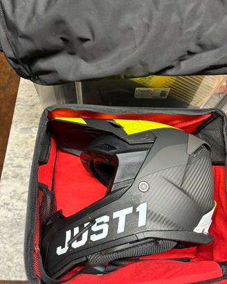 Casco just1 j22 full carbon taglia M,  nuovo
