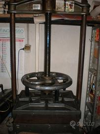 Pressa a colpo legatoria