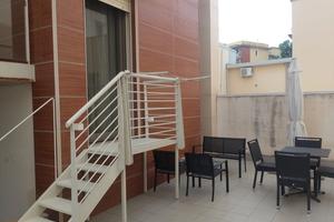 Indipendente arredato+terrazzo+garage+cantina