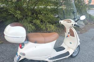 Vespa Piaggio ET4  150