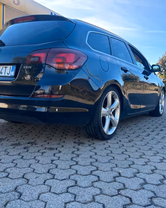 Opel Astra 2011 Cdi 2.0 SPORT