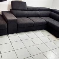 divano letto a 5 posti nero con due Puff  e una pe