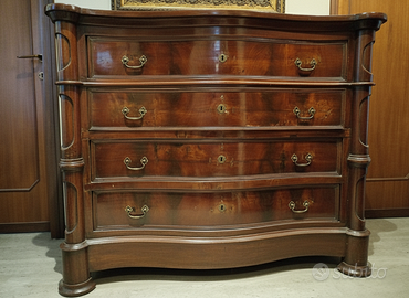 Antico Comò/Cassettone a 4 cassetti - Fronte mosso