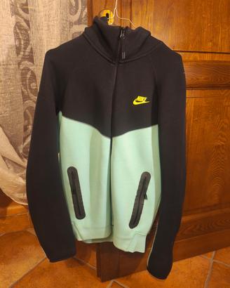 felpa Nike tech 