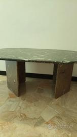 tavolo in pietra fossile