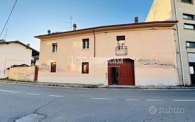 SOLUZIONE INDIPENDENTE CON GIARDINO IN CENTRO