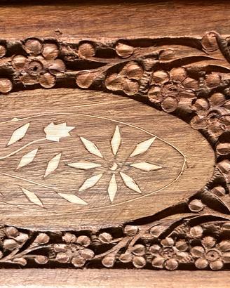 Scatola in legno intarsiata