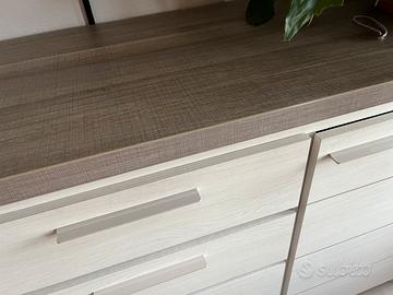 Madia lunga e vetrina