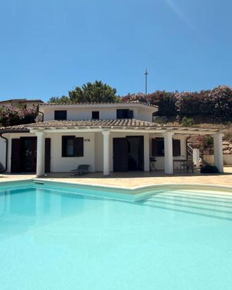 Villa con Piscina Domus de Maria