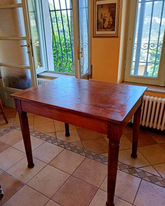 Tavolo in legno