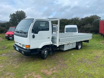 Nissan cabstar 3000. 4,5m cassone