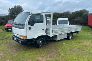 Nissan cabstar 3000. 4,5m cassone