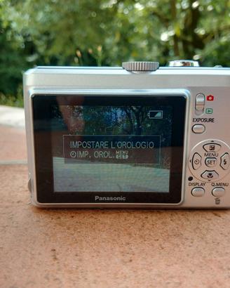 Lumix LZ8 + scheda SD 2 gb + caricabatt + marsupio