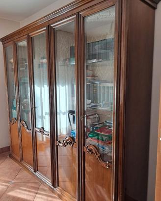 Armadio libreria con cristalliera in legno