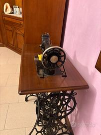 Macchina da cucire Singer originale a pedale