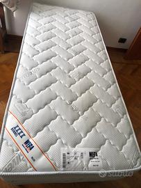 Materasso singolo + doghe