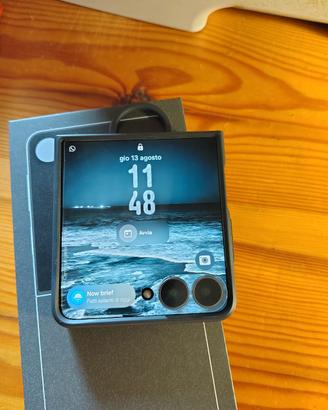 Samsung Galaxy Z flip 8 nuovo 256