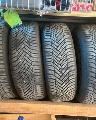 Ruote complete 215/60 R16 invernali