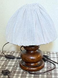 Coppia di abat-jour in legno massiccio