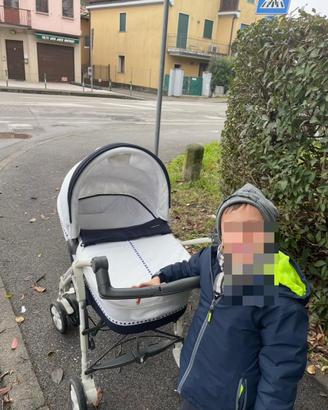Carrozzina con seggiolino