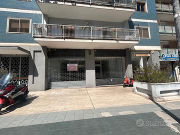 Locale commerciale via Notarbartolo