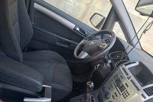 zafira b 2010