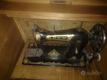 MACCHINA DA CUCIRE SINGER CON MOBILETTO