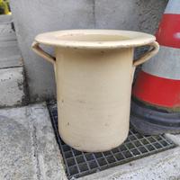 Vaso da notte in ceramica smaltata pugliese