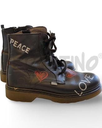 ANFIBI DONNA PEACE AND LOVE MELANIA NERI