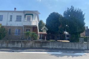Porzione di casa a schiera al primo piano