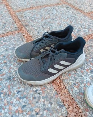 scarpe da calcio / ginnastica 