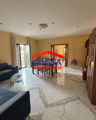 Appartamento di 363 m² con più di 5 locali a Falci