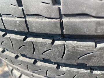 Gomme 215 75R 16c furgone
