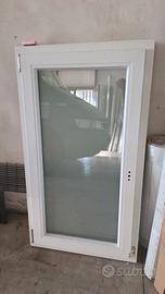 Finestra in PVC 695x1230mm