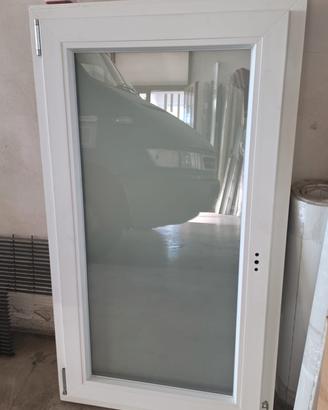 Finestra in PVC 695x1230mm