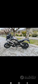 Crossrunner vfr x edizione limitata
