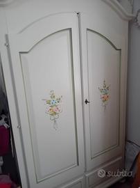 Mobile in legno massello