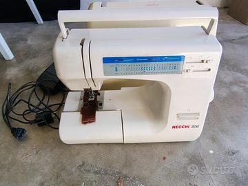 Macchina da cucire Necchi 306 con accessori