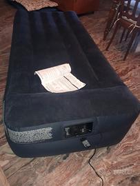 Materassino gonfiabile Intex