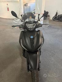 BEVERLY 300 DEEP BLACK ABS - ASR