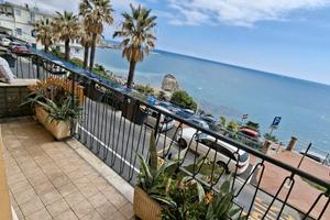 Trilocale Fronte Mare Spiaggia D'oro