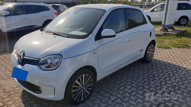 Renault Twingo elettrica con dashcam