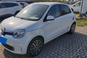 Renault Twingo elettrica con dashcam