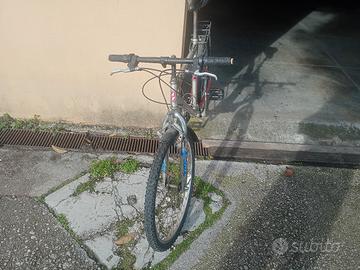 MTB biammortizzata ruota 26'