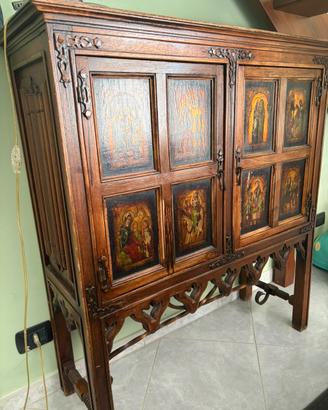Mobile antico in legno