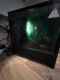 Pc fisso gaming potente leggere attentamente