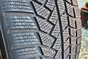 Gomme Continental 255 40 r21 M+S