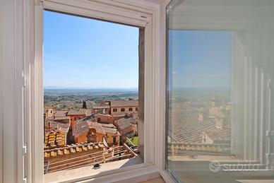 Appartamento nuovo panoramico vicino Piazza Grande