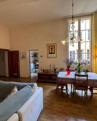 Appartamento di 200 m² con più di 5 locali a Bolog