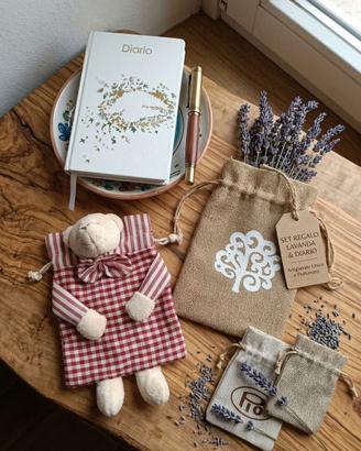 Set artigianale diario + sacchetti per lavanda in 
